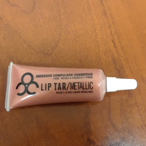Obsessive compulsive cosmetics lip tar - Picture 1 of 3